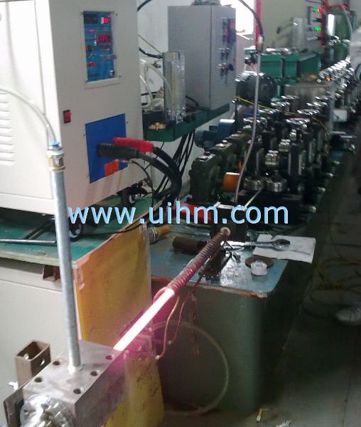 我公司UM-60AB-HF高频感应加热设备对不锈钢管进行退火(固溶),退火后钢管焊缝可承受折弯,压扁等应力,焊缝不会开裂,具有加热速度快,效率高等优点 我公司UM-60AB-HF高频感应加热设备对不锈钢管进行退火(固溶),退火后钢管焊缝可承受折弯,压扁等应力,焊缝不会开裂,具有加热速度快,效率高等优点