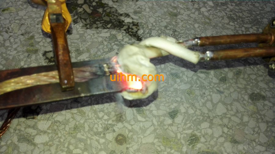 UHF handheld induction heater for brazing brass UHF handheld induction heater for brazing brass