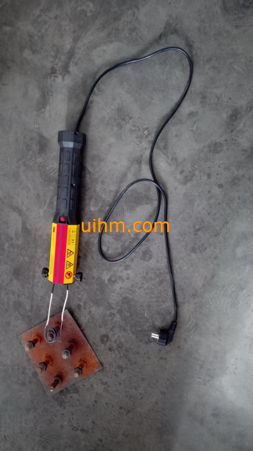 air cooled mini handheld 1KW induction heater for heating screws (2)