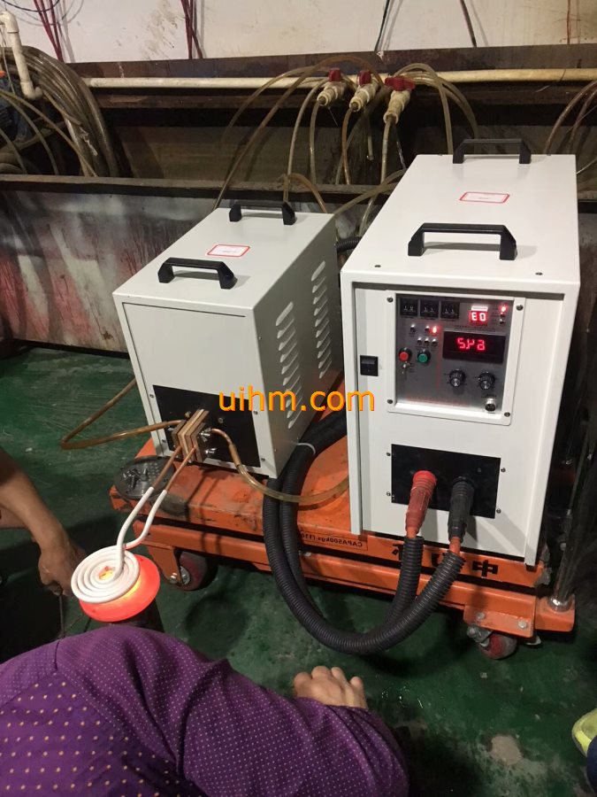 induction brazing top of condenser pipes by pancake induction coil_2