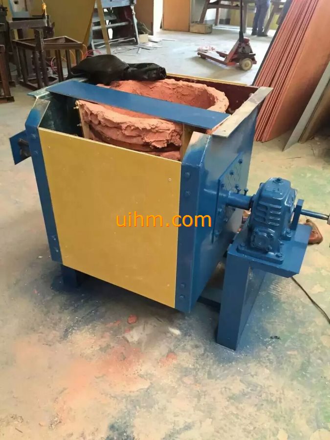 MF induction tilting melting machines_5 MF induction tilting melting machines_5