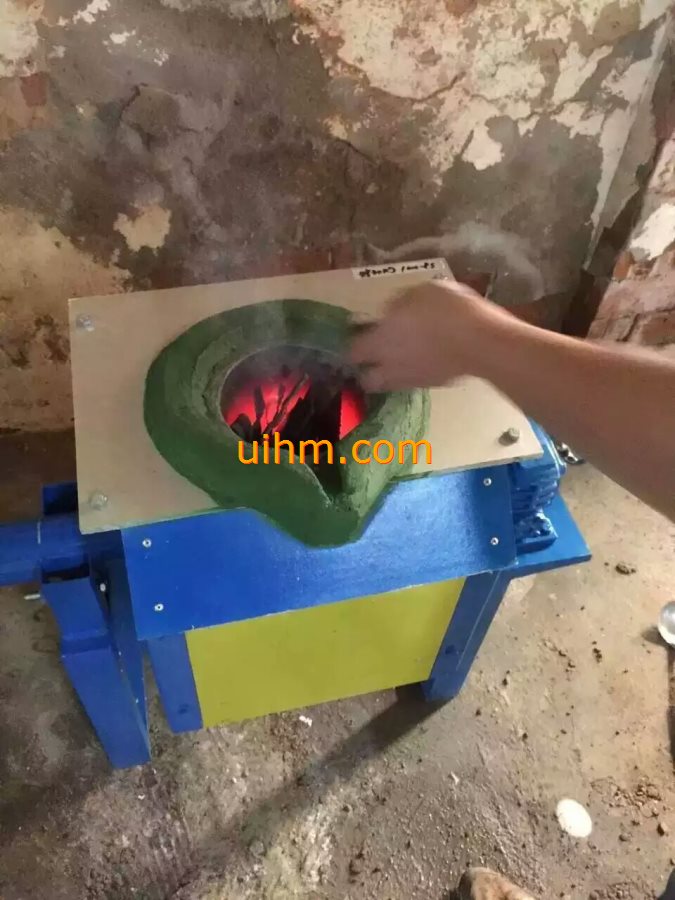 MF induction tilting melting machines_6 MF induction tilting melting machines_6